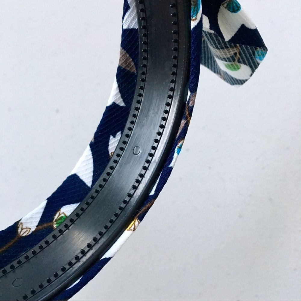 Textured Fabric Covered Headband, w/Knotted Tie - Picture 5 of 8